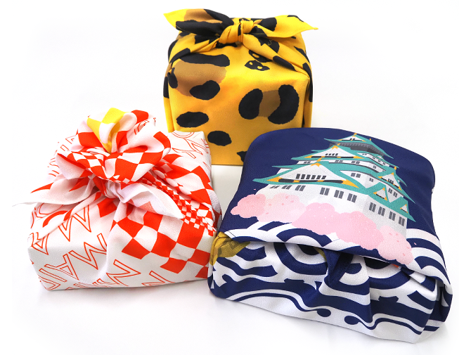 大阪風呂敷を使って箱を包んだ風呂敷包みの画像。